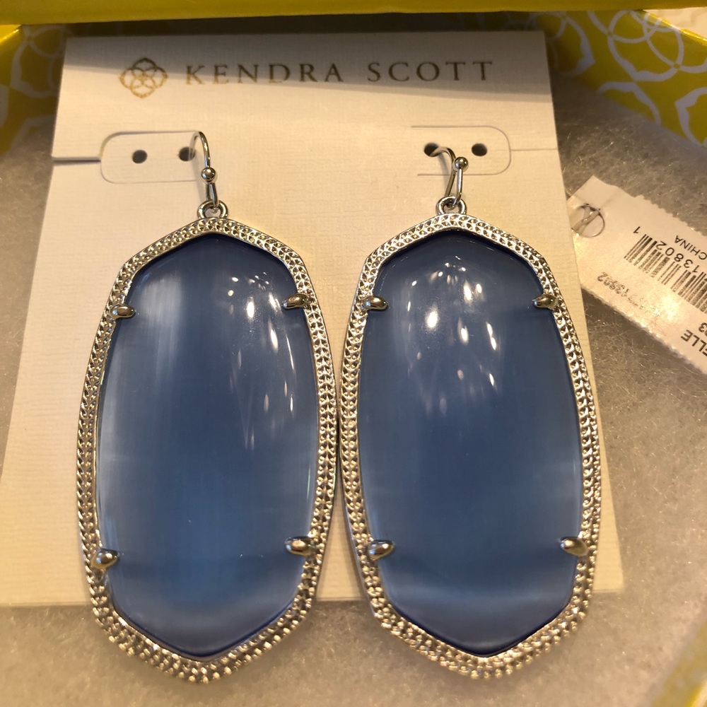 NWT Rare & Retired Kendra Scott Danielle Earrings Periwinkle Cats Eye & Silver! - Picture 6 of 10